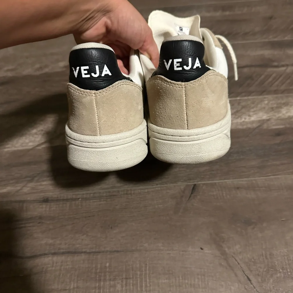 Veja V-10 Leather White Black Sahara EU 47 12.5